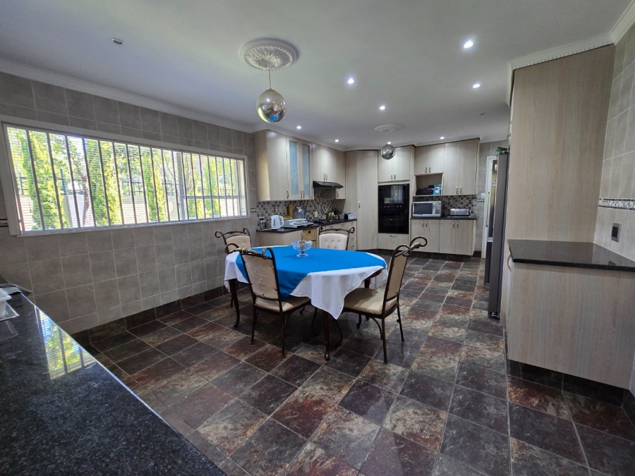 5 Bedroom Property for Sale in Heuwelsig Free State